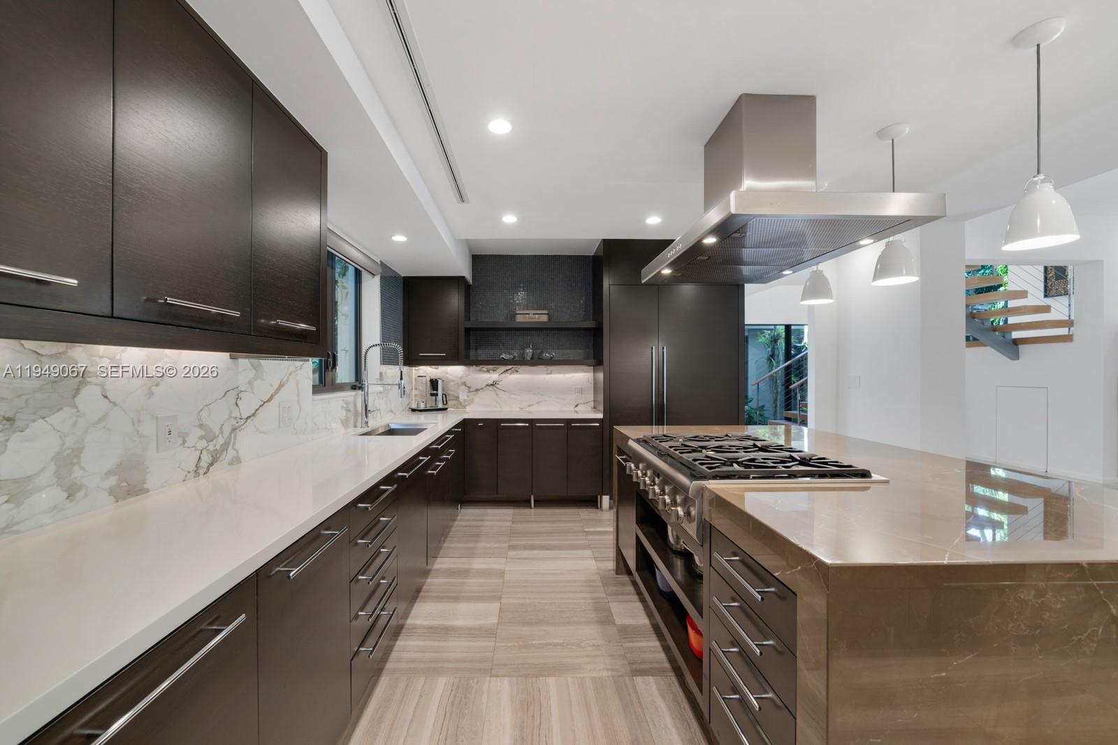 6840 Sunrise Pl Coral Gables, FL 33133