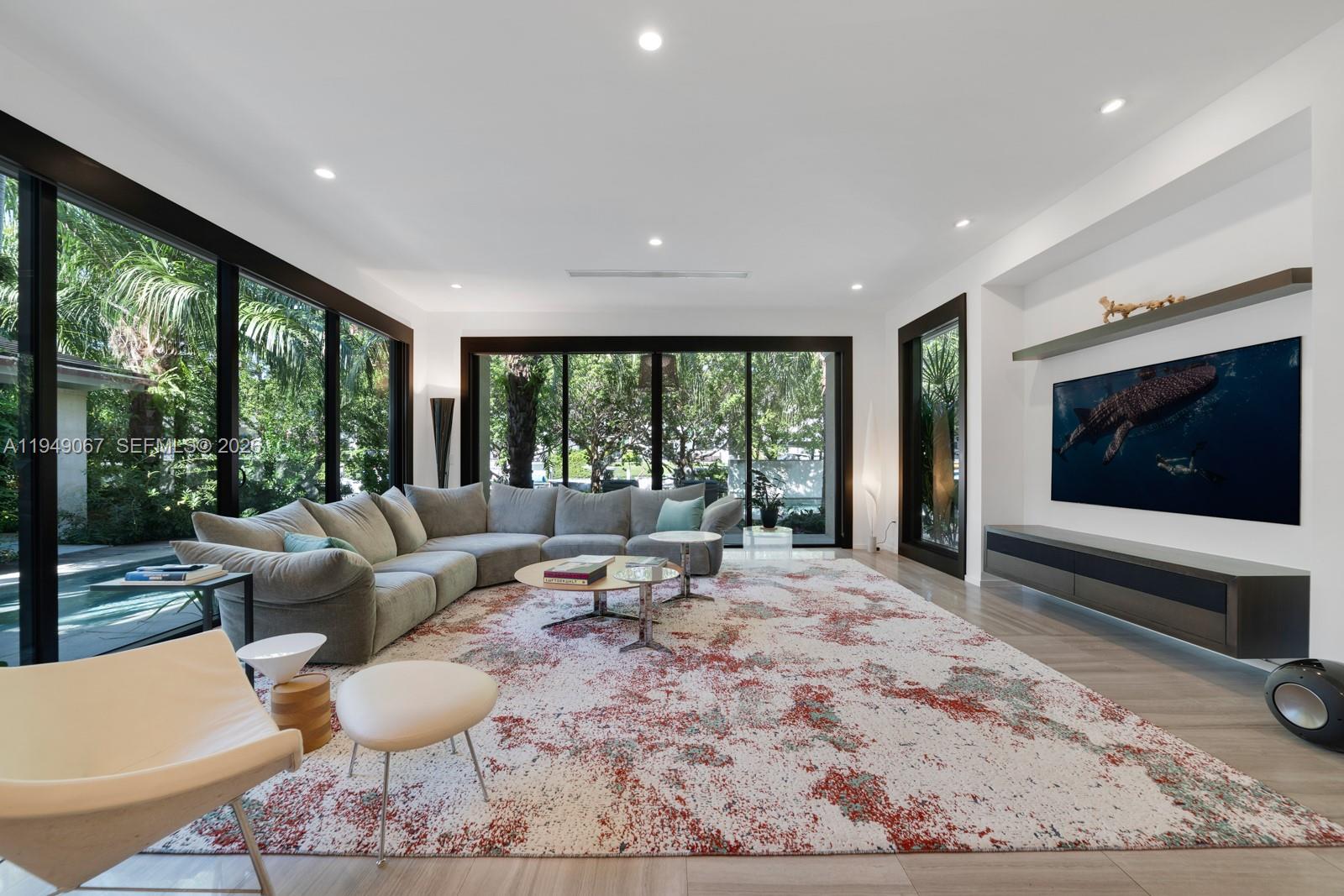 6840 Sunrise Pl Coral Gables, FL 33133