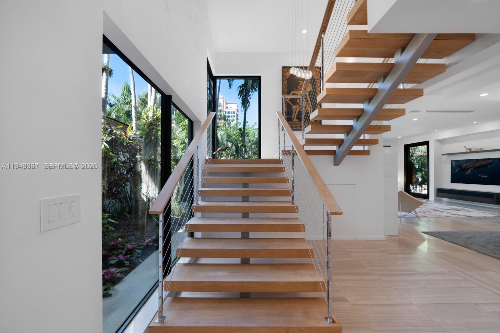 6840 Sunrise Pl Coral Gables, FL 33133