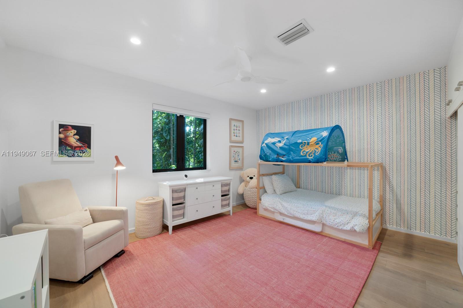 6840 Sunrise Pl Coral Gables, FL 33133