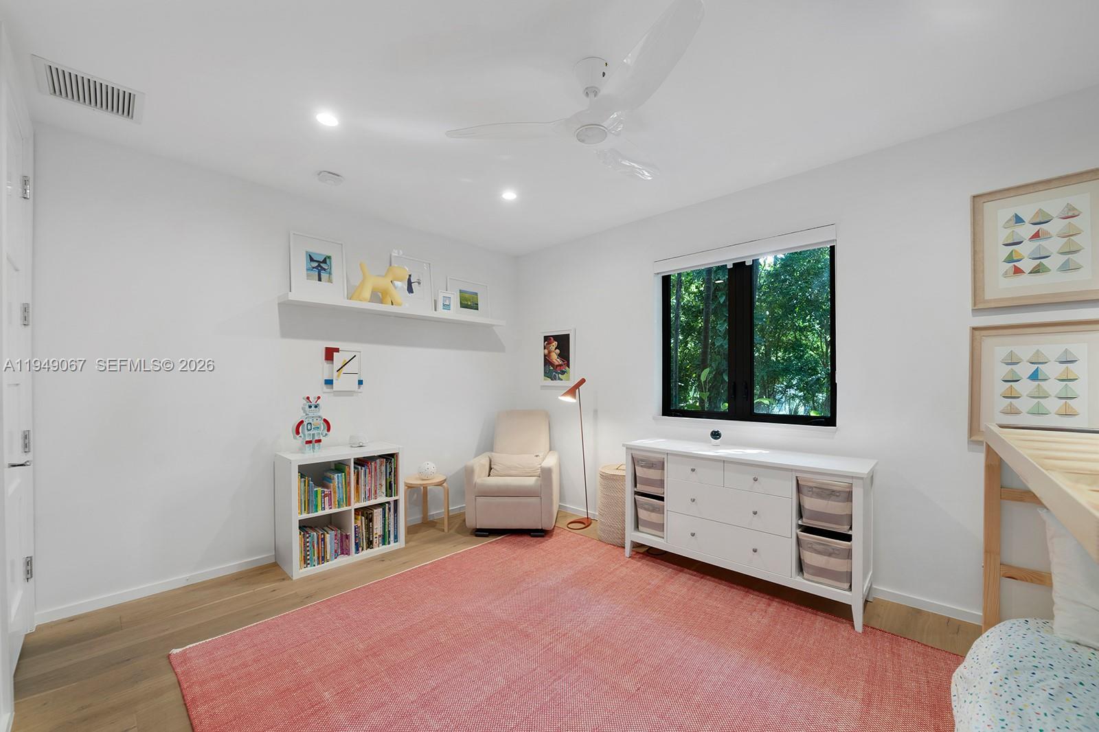 6840 Sunrise Pl Coral Gables, FL 33133