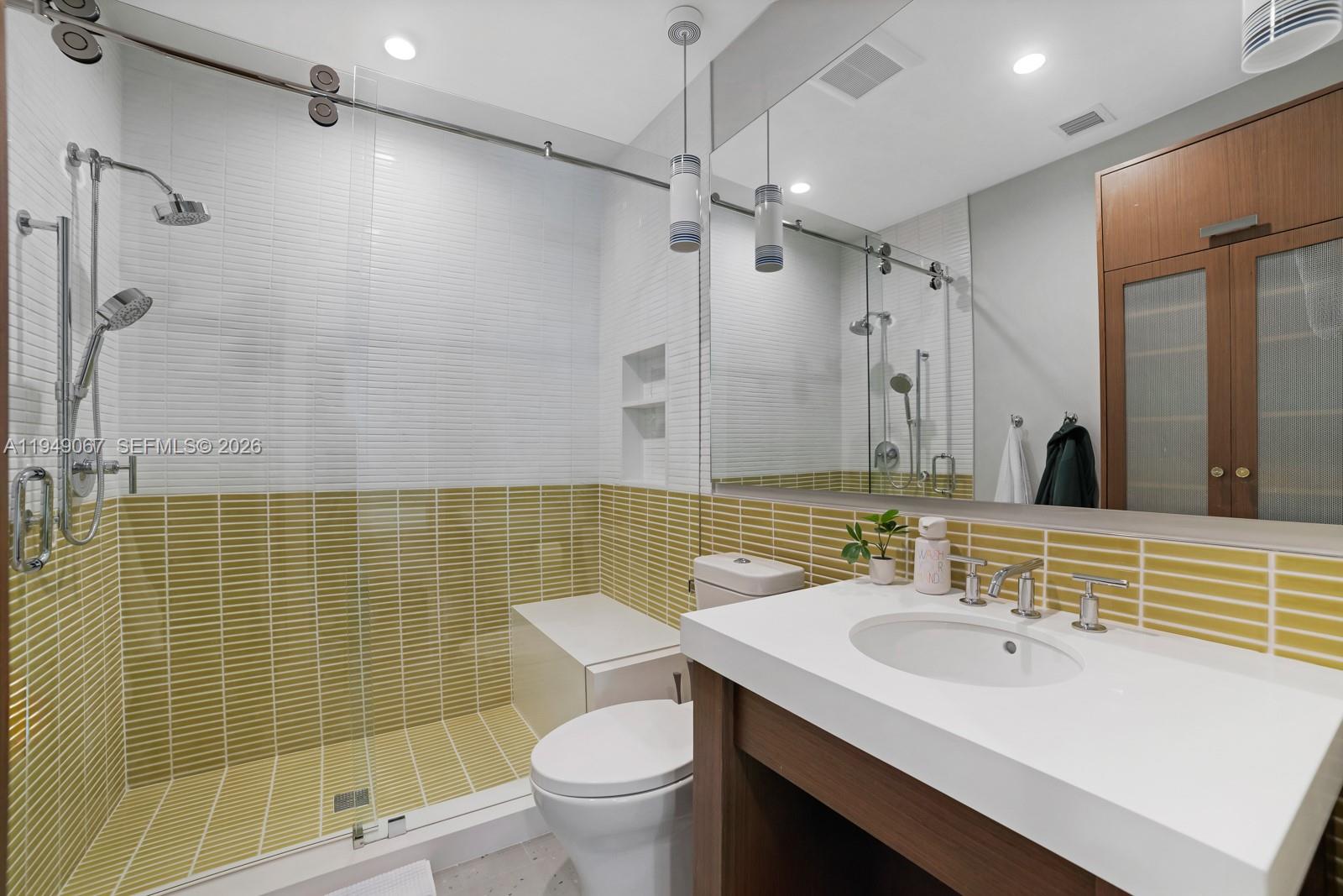 6840 Sunrise Pl Coral Gables, FL 33133