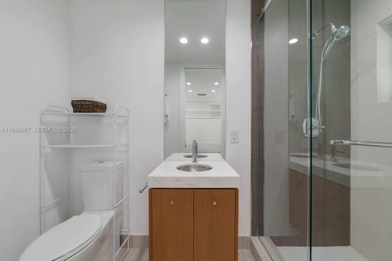 6840 Sunrise Pl Coral Gables, FL 33133