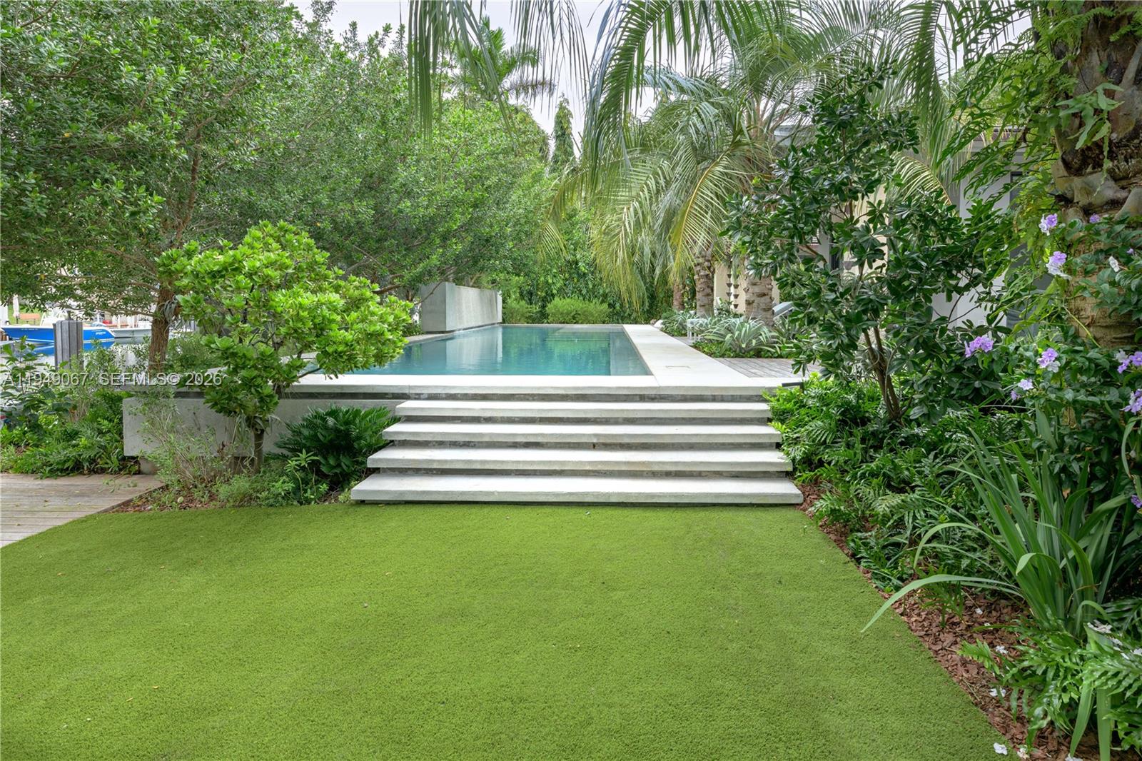 6840 Sunrise Pl Coral Gables, FL 33133