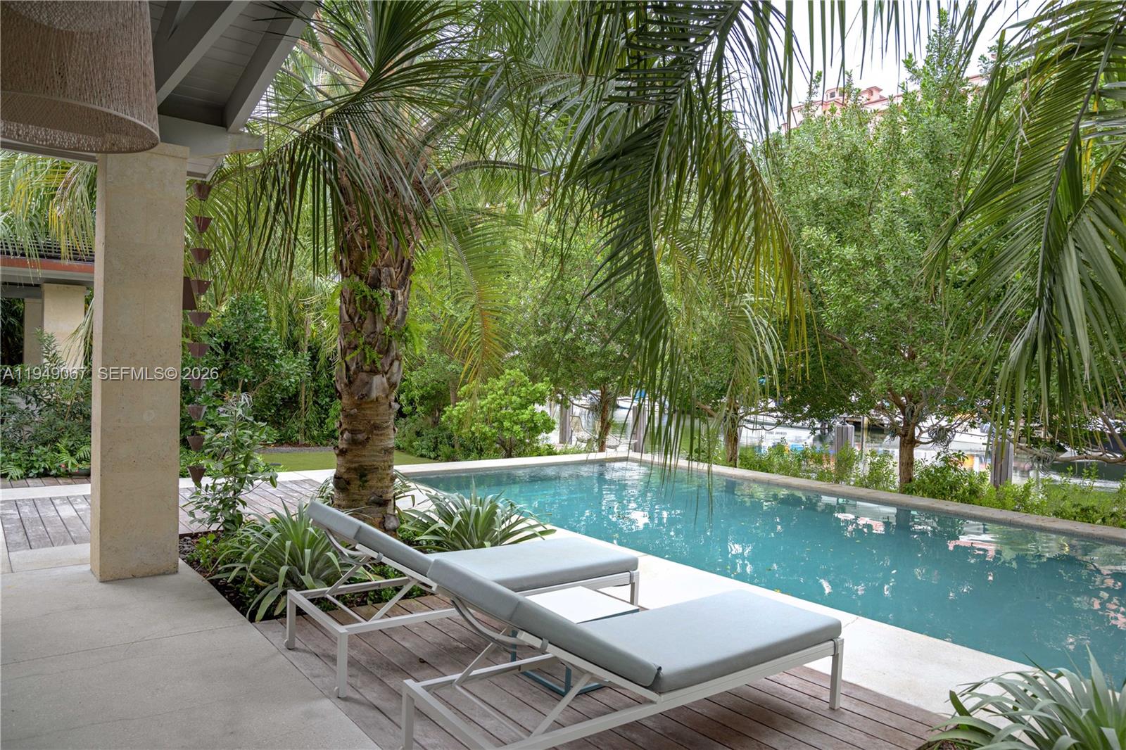 6840 Sunrise Pl Coral Gables, FL 33133