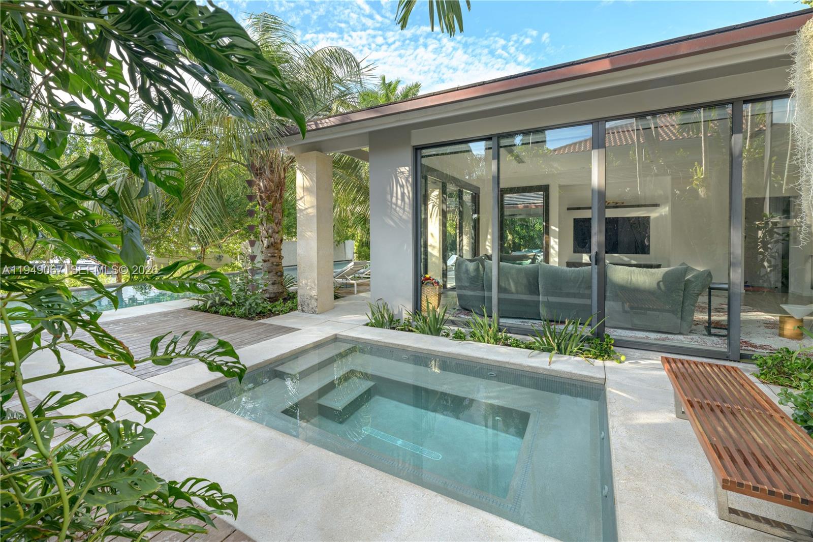 6840 Sunrise Pl Coral Gables, FL 33133