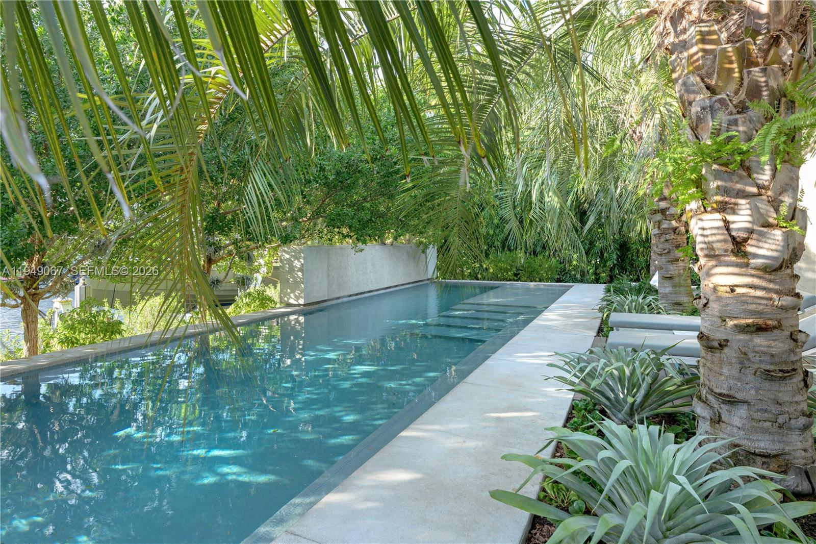 6840 Sunrise Pl Coral Gables, FL 33133