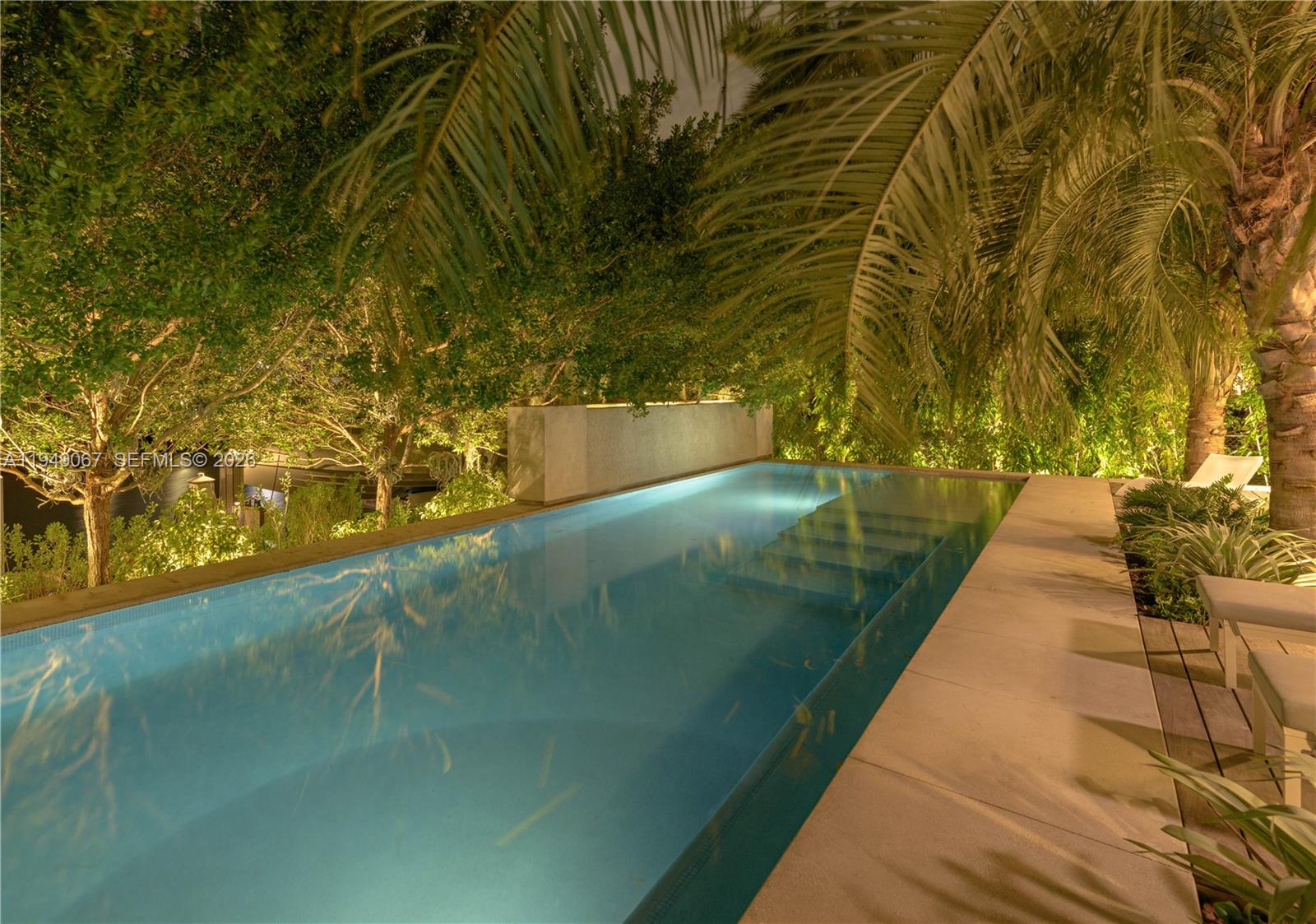 6840 Sunrise Pl Coral Gables, FL 33133