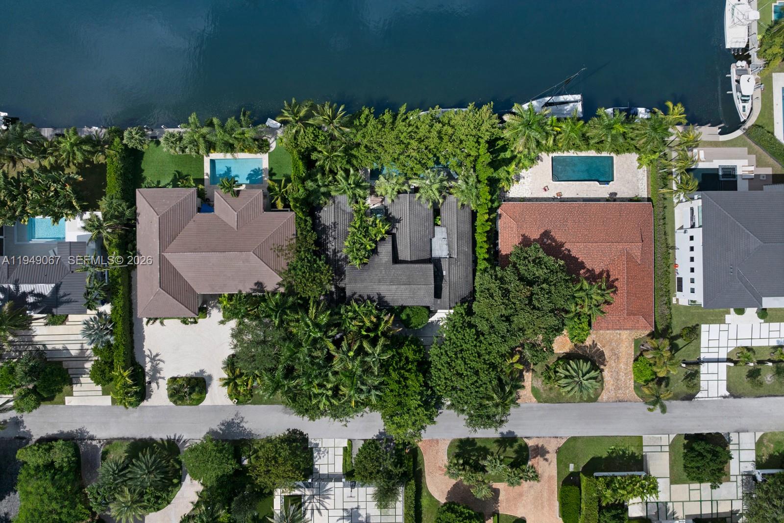 6840 Sunrise Pl Coral Gables, FL 33133