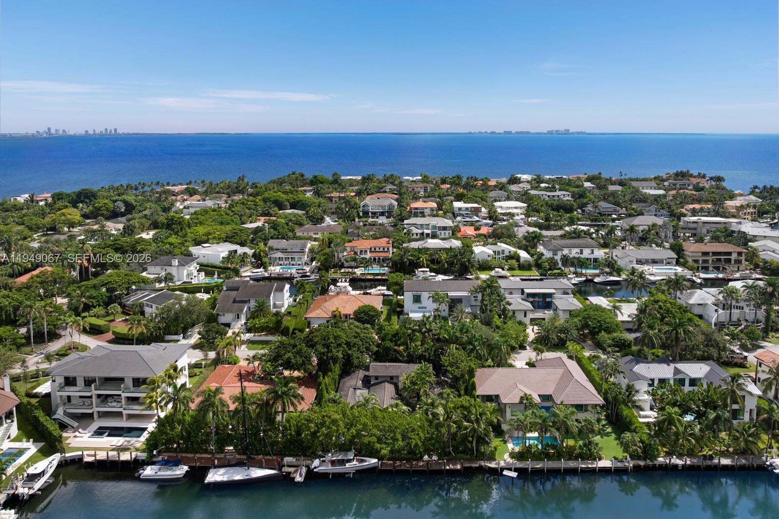 6840 Sunrise Pl Coral Gables, FL 33133