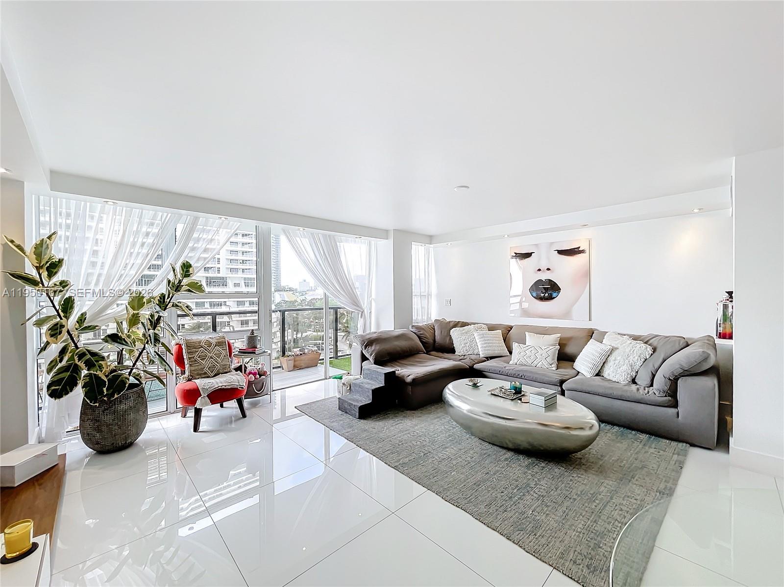 image Charter Club18