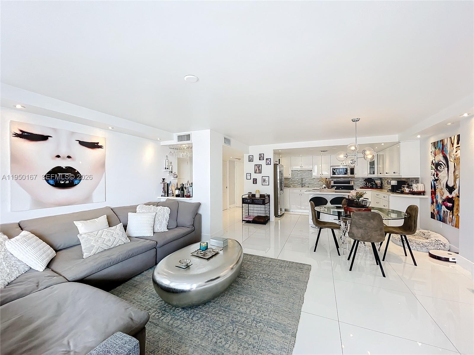 image Charter Club19