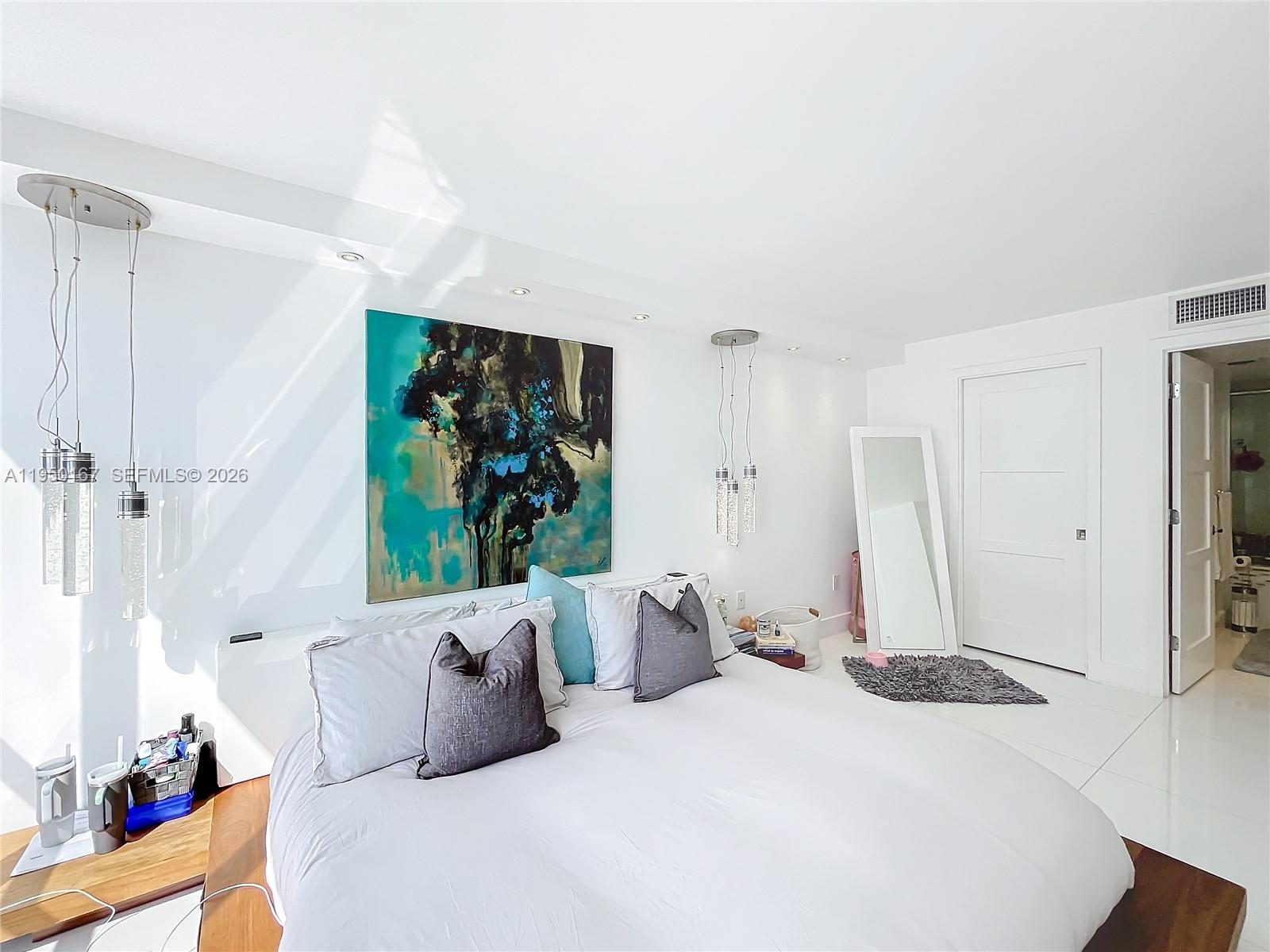 image Charter Club33