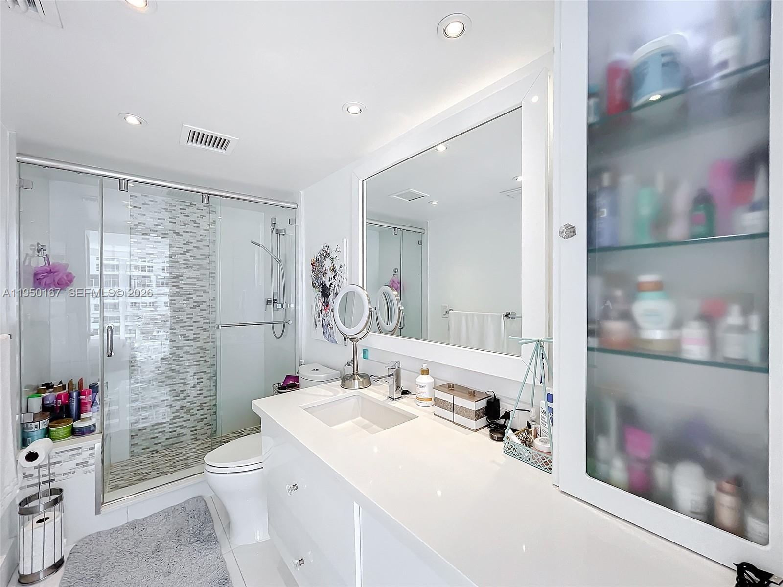 image Charter Club34