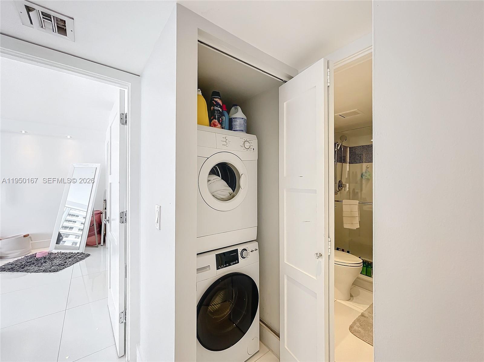 image Charter Club36