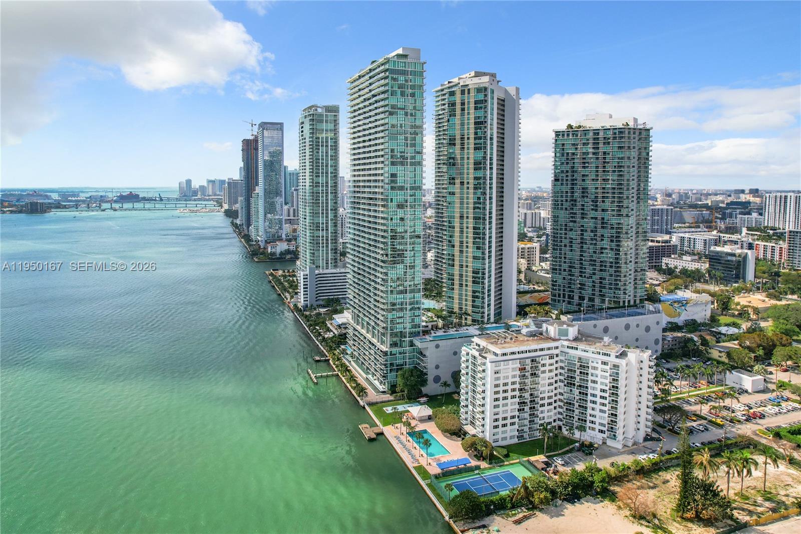 image Charter Club47