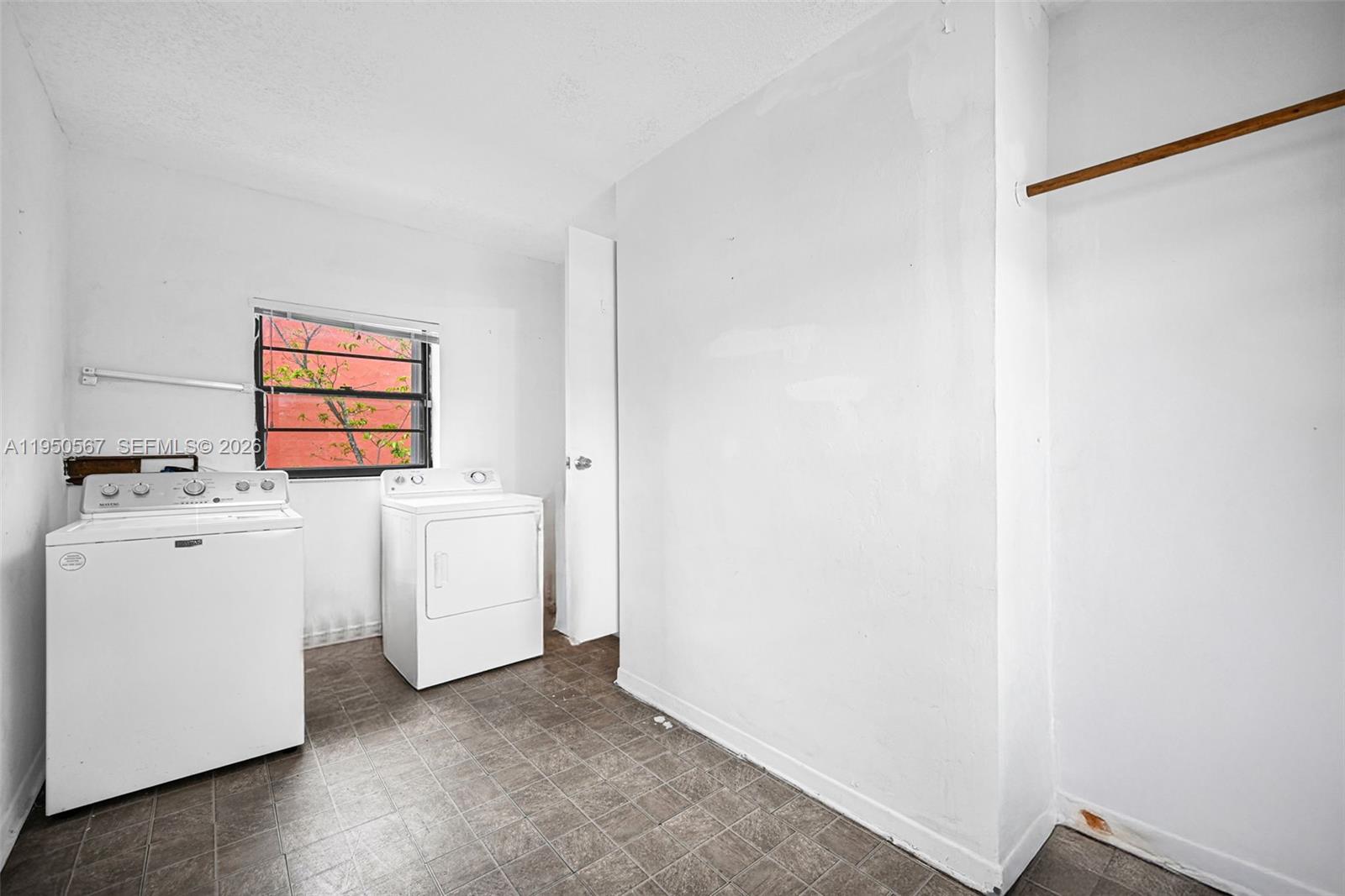 545 NW 77th St Miami, FL 33150