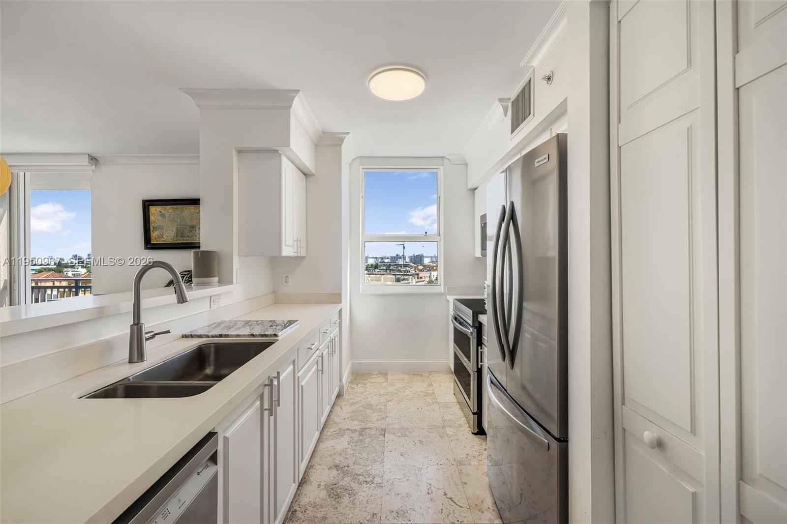 90 Alton Rd #811 Miami Beach, FL 33139