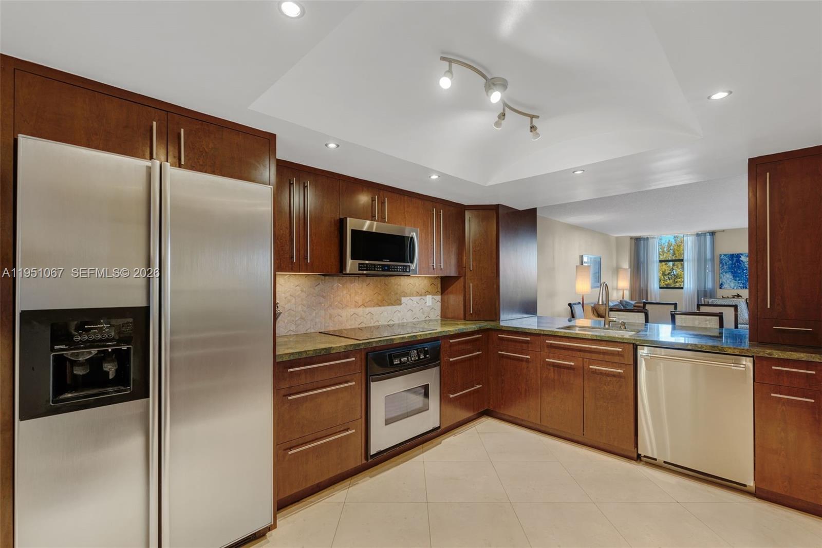 2900 NE 14th St Cswy #402