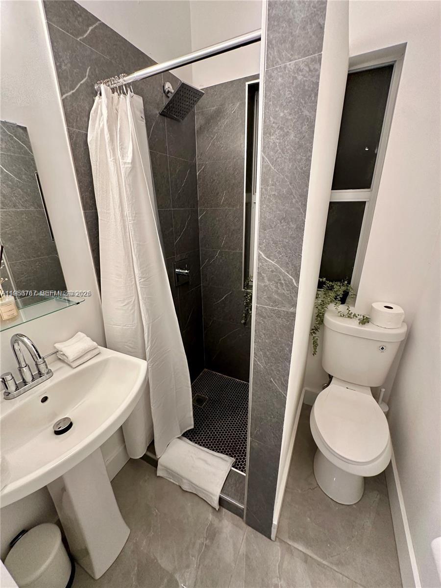 126 Mendoza Ave #2 Coral Gables, FL 33134