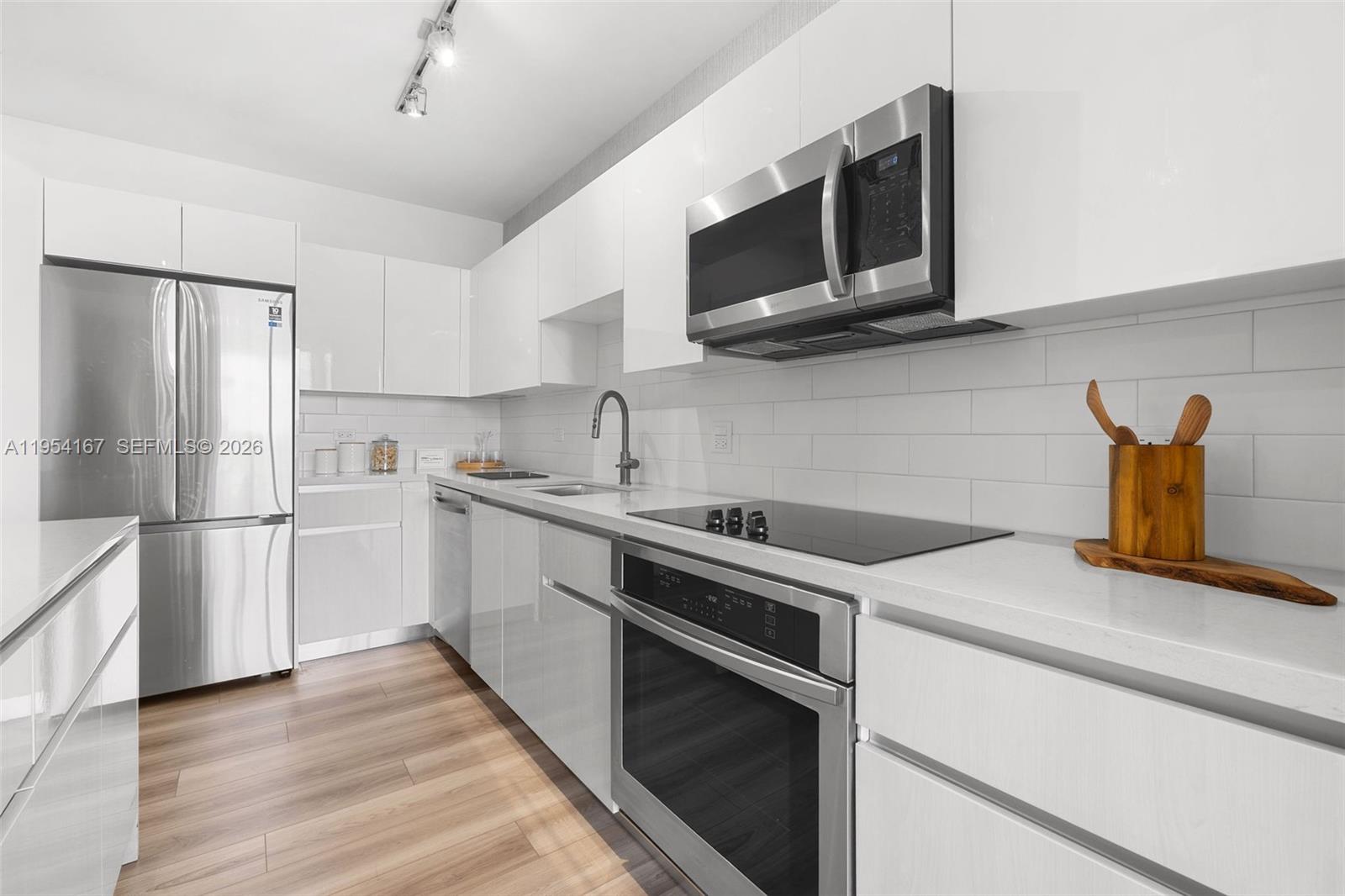 101 Diplomat Pkwy #2408 Hallandale Beach, FL 33009