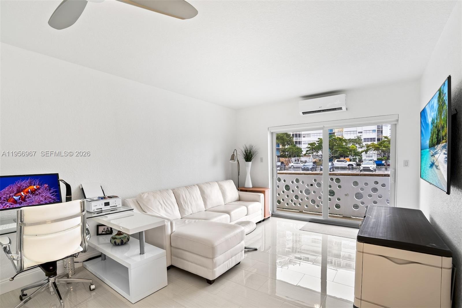 2500 Diana Dr #104 Hallandale Beach, FL 33009