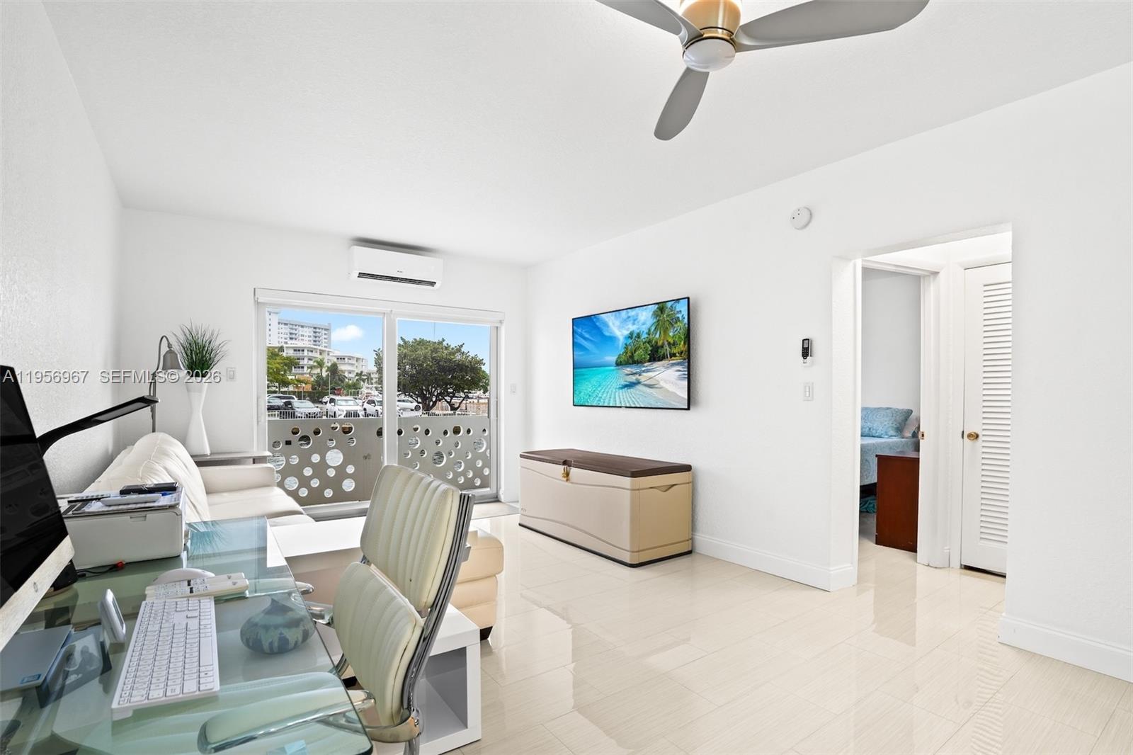 2500 Diana Dr #104 Hallandale Beach, FL 33009