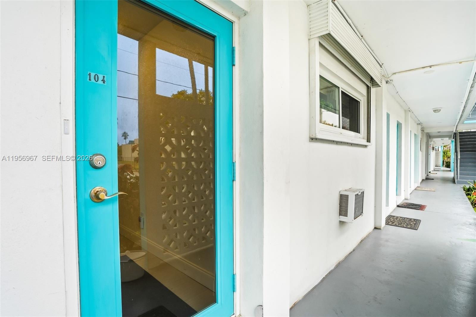 2500 Diana Dr #104 Hallandale Beach, FL 33009