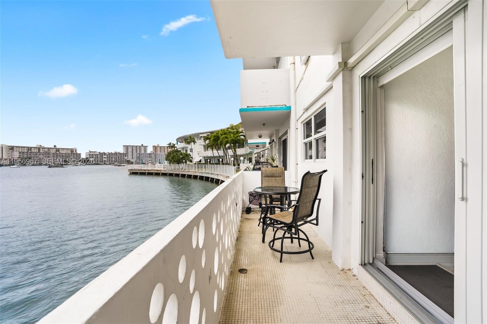 2500 Diana Dr #104 Hallandale Beach, FL 33009