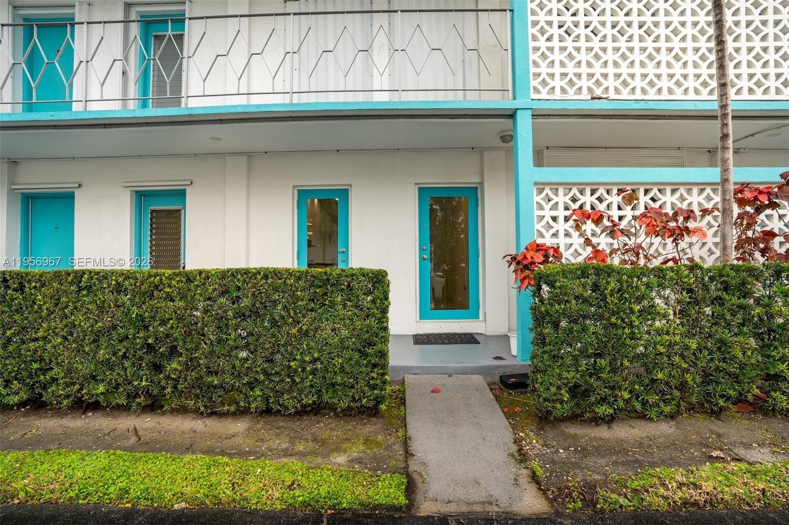 2500 Diana Dr #104 Hallandale Beach, FL 33009