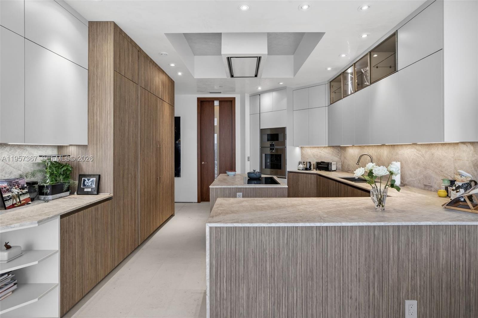 2600 Island Blvd #PH-1 Aventura, FL 33160