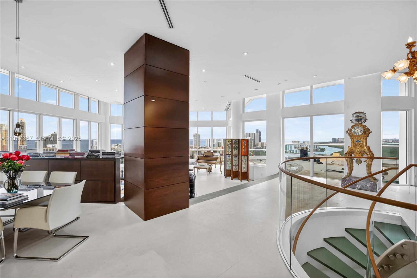 2600 Island Blvd #PH-1 Aventura, FL 33160