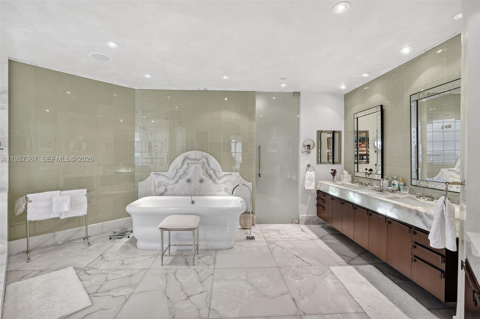 2600 Island Blvd #PH-1 Aventura, FL 33160