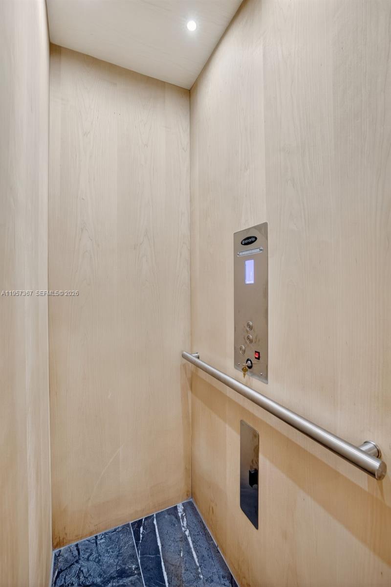 2600 Island Blvd #PH-1 Aventura, FL 33160