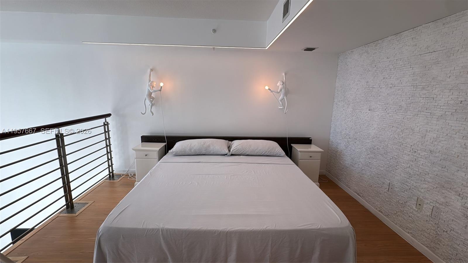 41 SE 5th St #2004 Miami, FL 33131