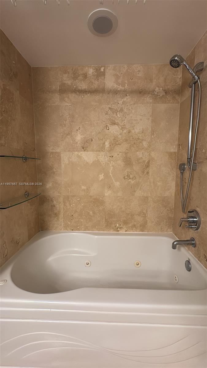 41 SE 5th St #2004 Miami, FL 33131