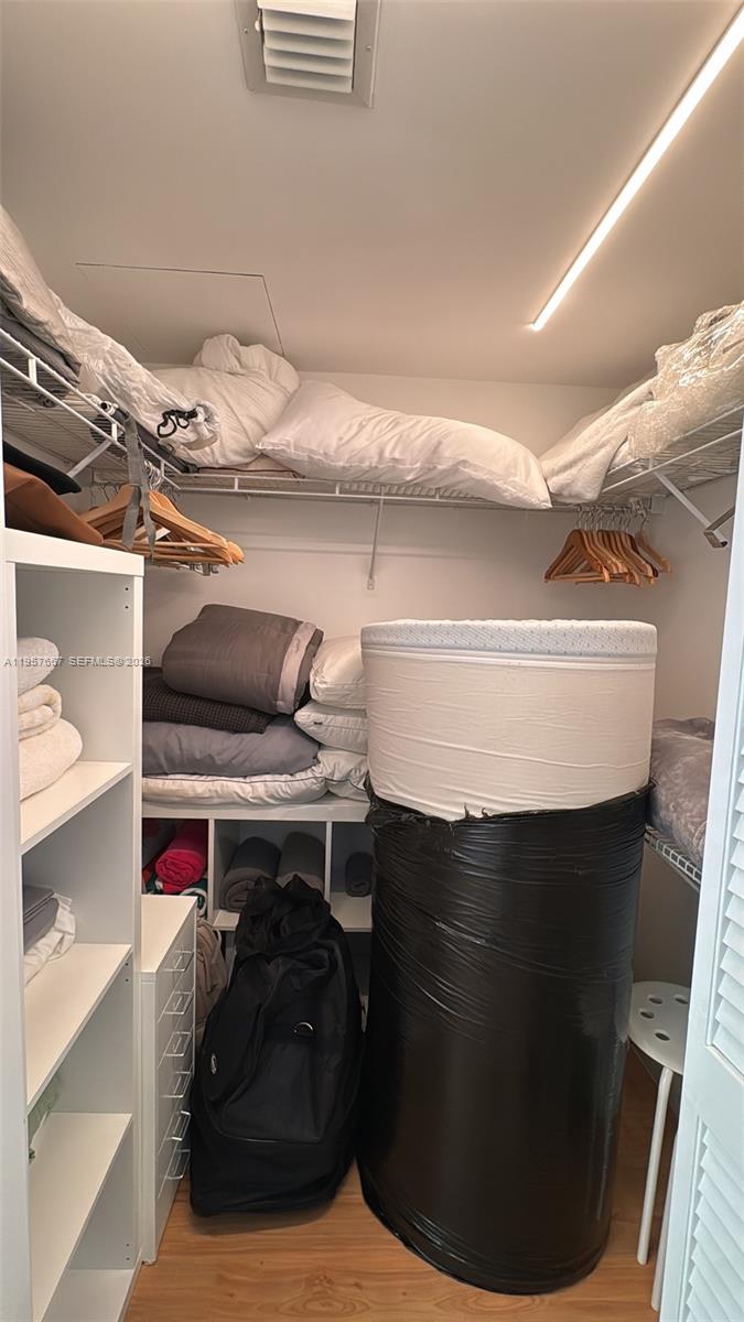 41 SE 5th St #2004 Miami, FL 33131