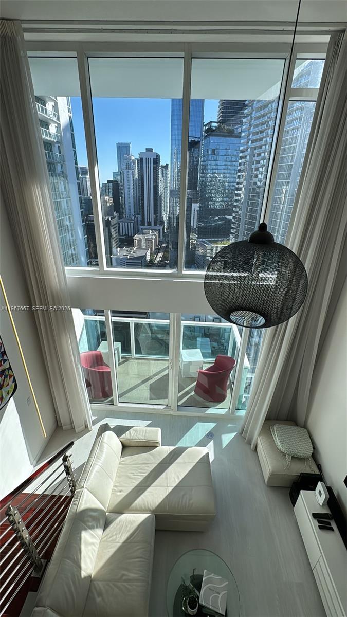 41 SE 5th St #2004 Miami, FL 33131