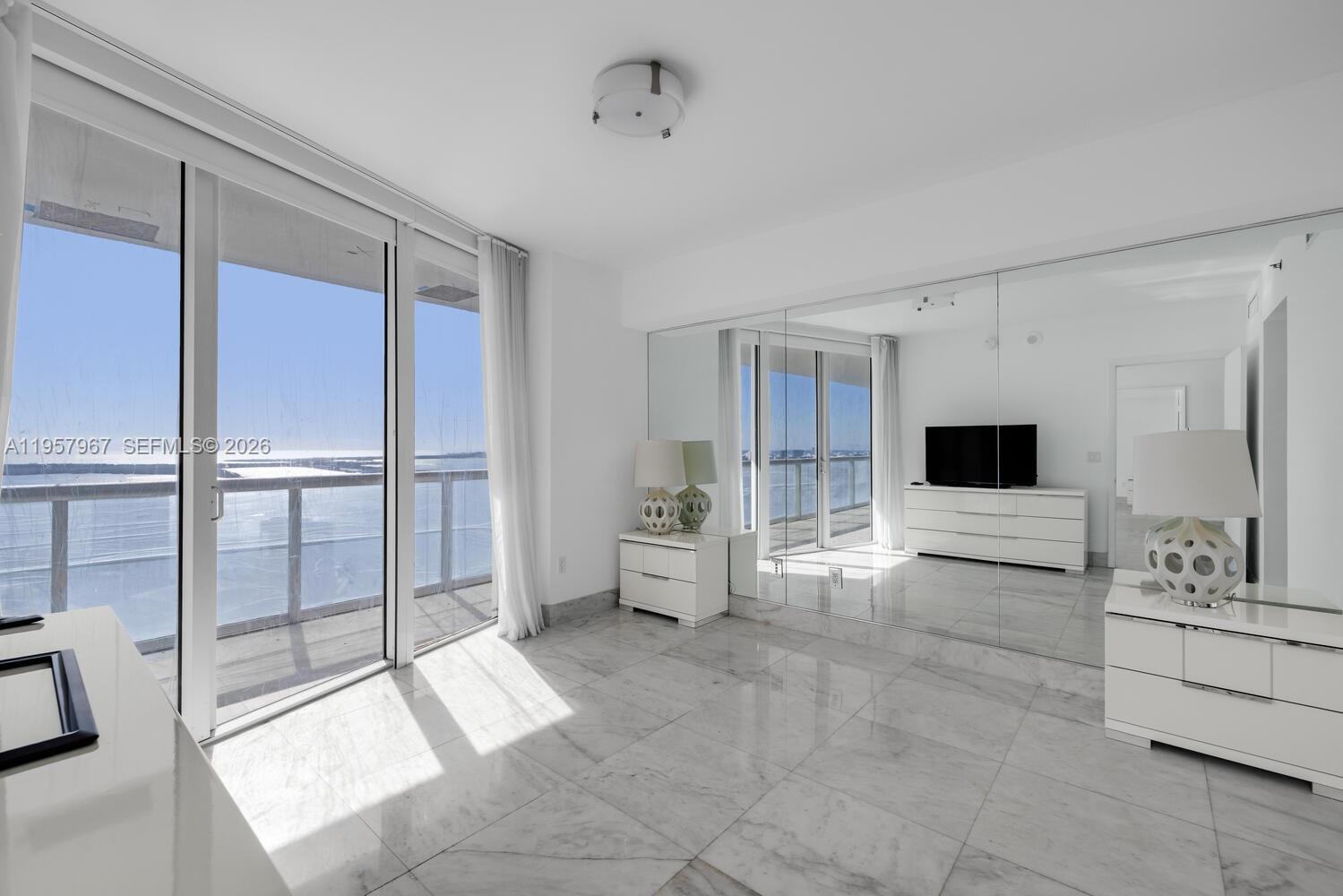 image Icon Brickell I13