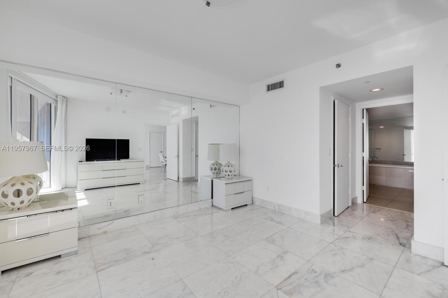 image Icon Brickell I14