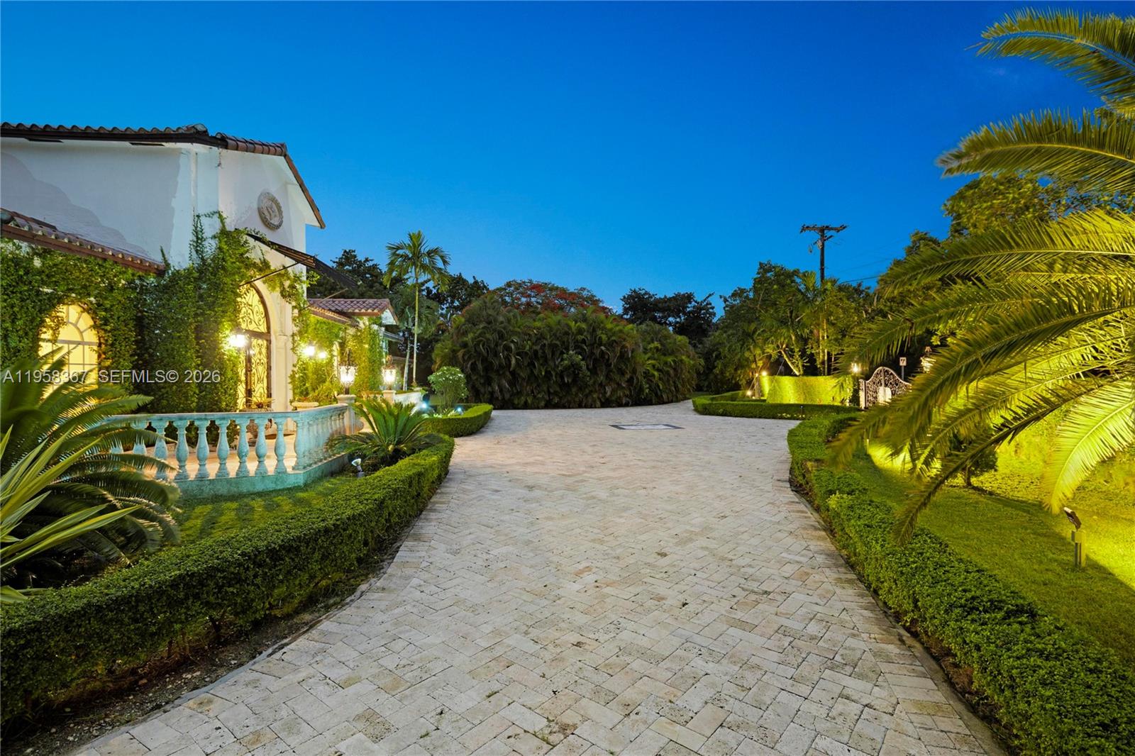 12300 Old Cutler Rd #1 Pinecrest, FL 33156