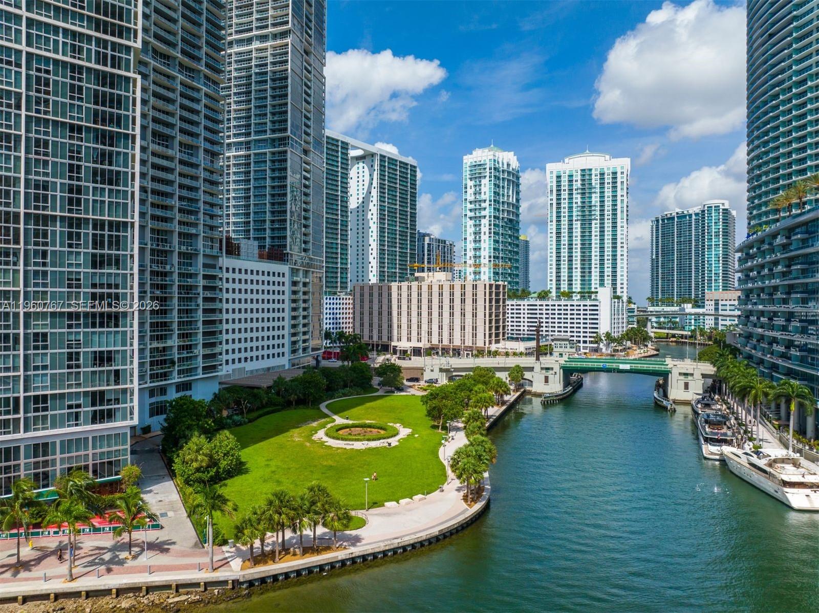 image Icon Brickell I24