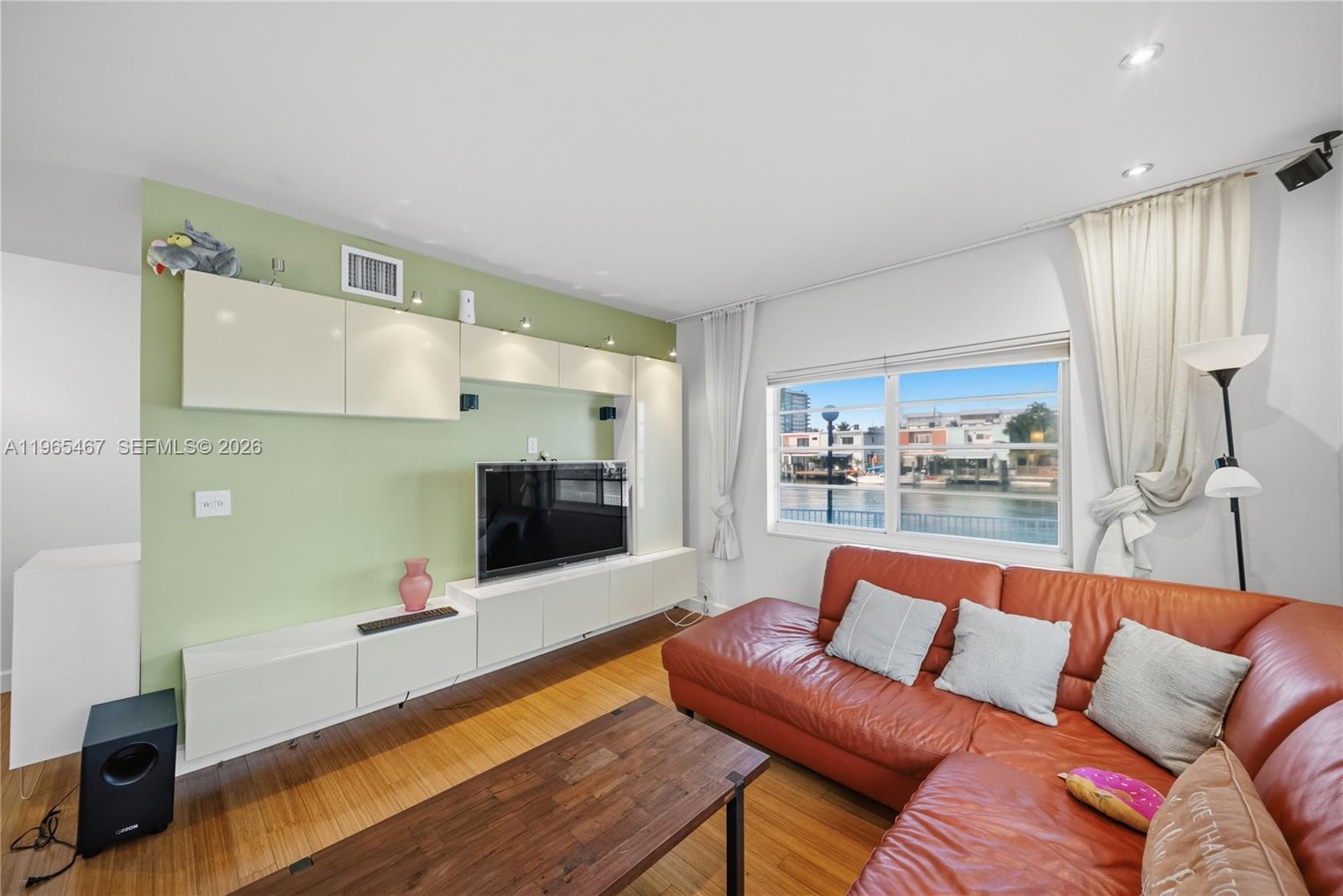 7207 Bay Dr #21 Miami Beach, FL 33141