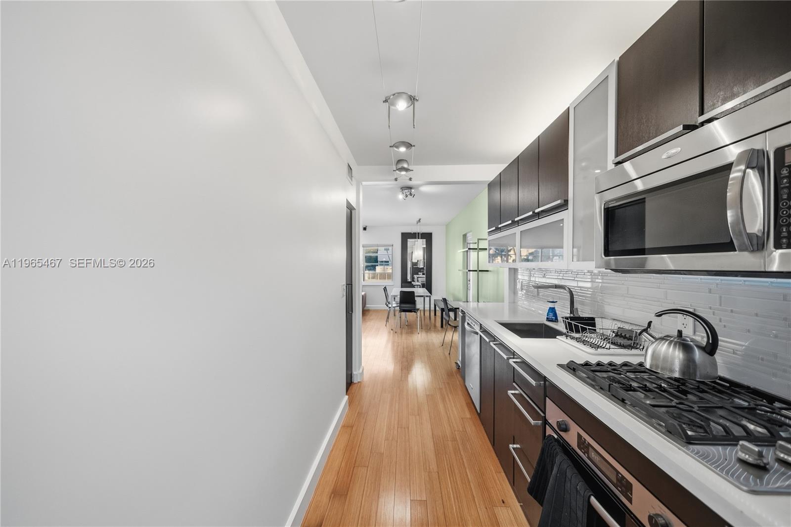 7207 Bay Dr #21 Miami Beach, FL 33141