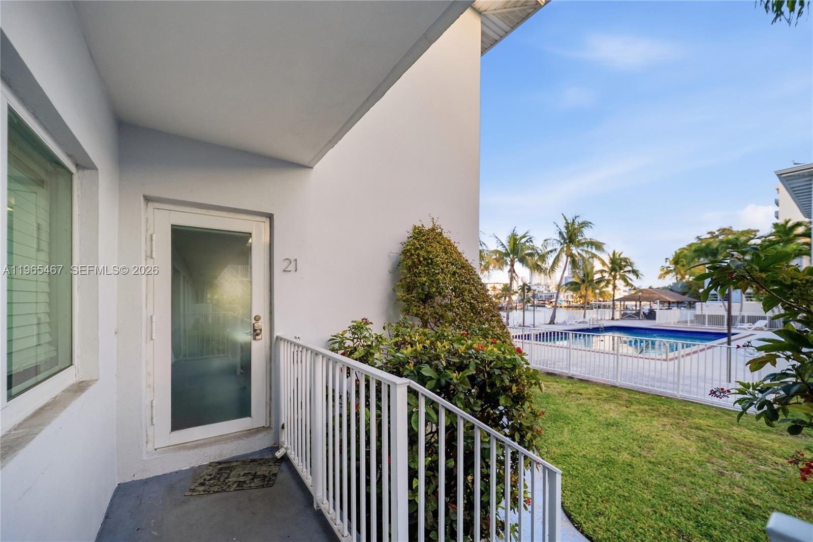 7207 Bay Dr #21 Miami Beach, FL 33141