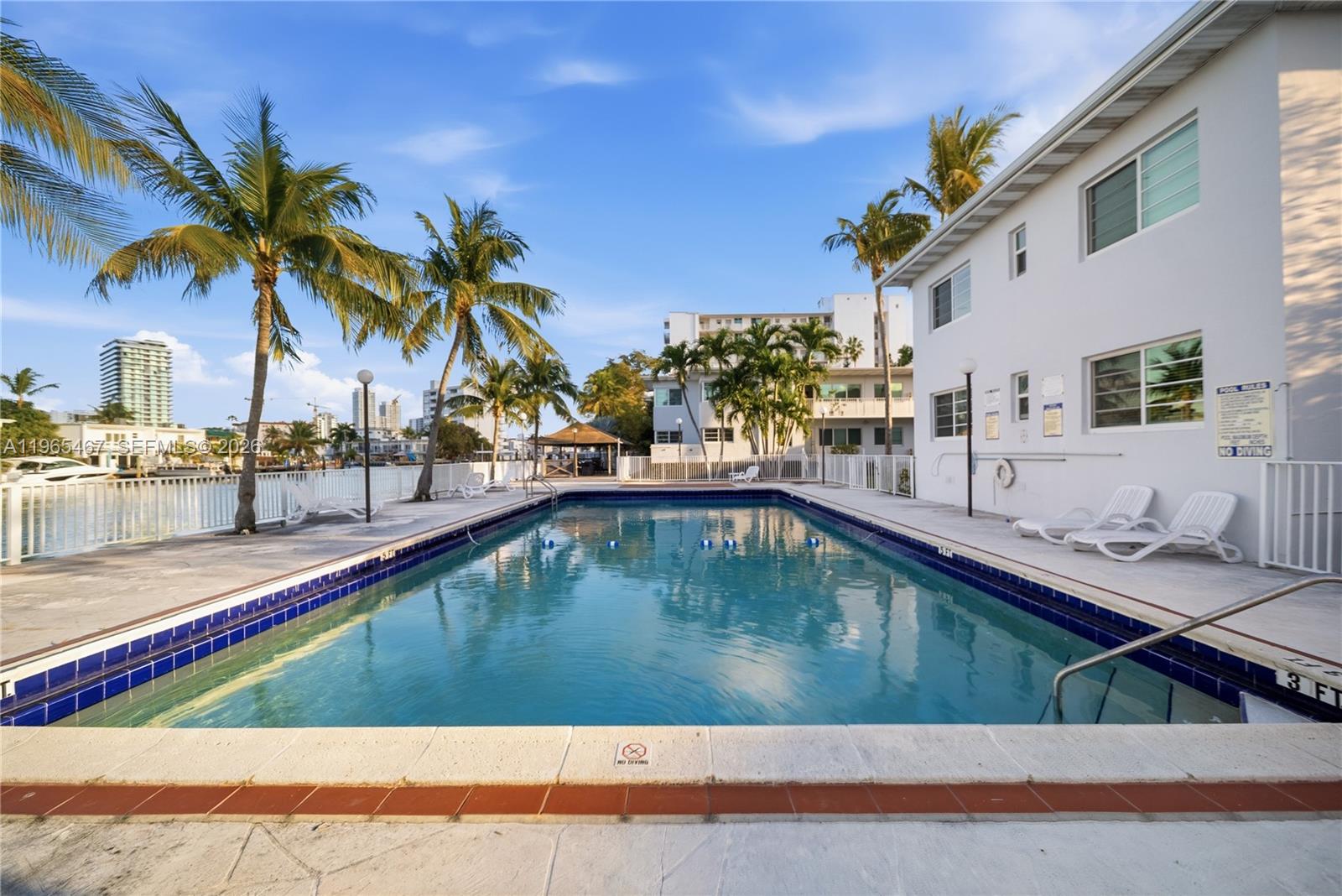 7207 Bay Dr #21 Miami Beach, FL 33141