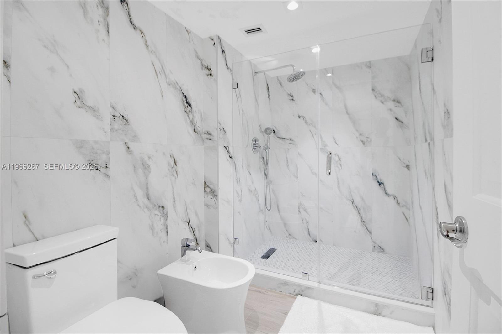 5757 Collins Ave #1003 Miami Beach, FL 33140