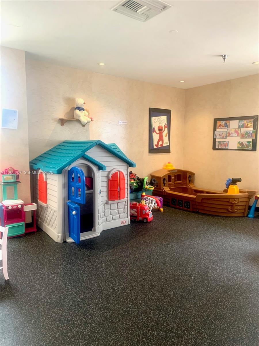 5757 Collins Ave #1003 Miami Beach, FL 33140