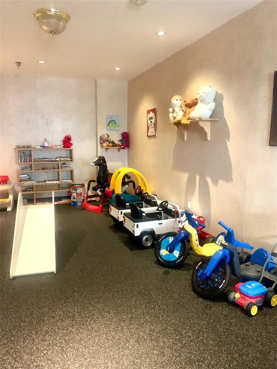 5757 Collins Ave #1003 Miami Beach, FL 33140