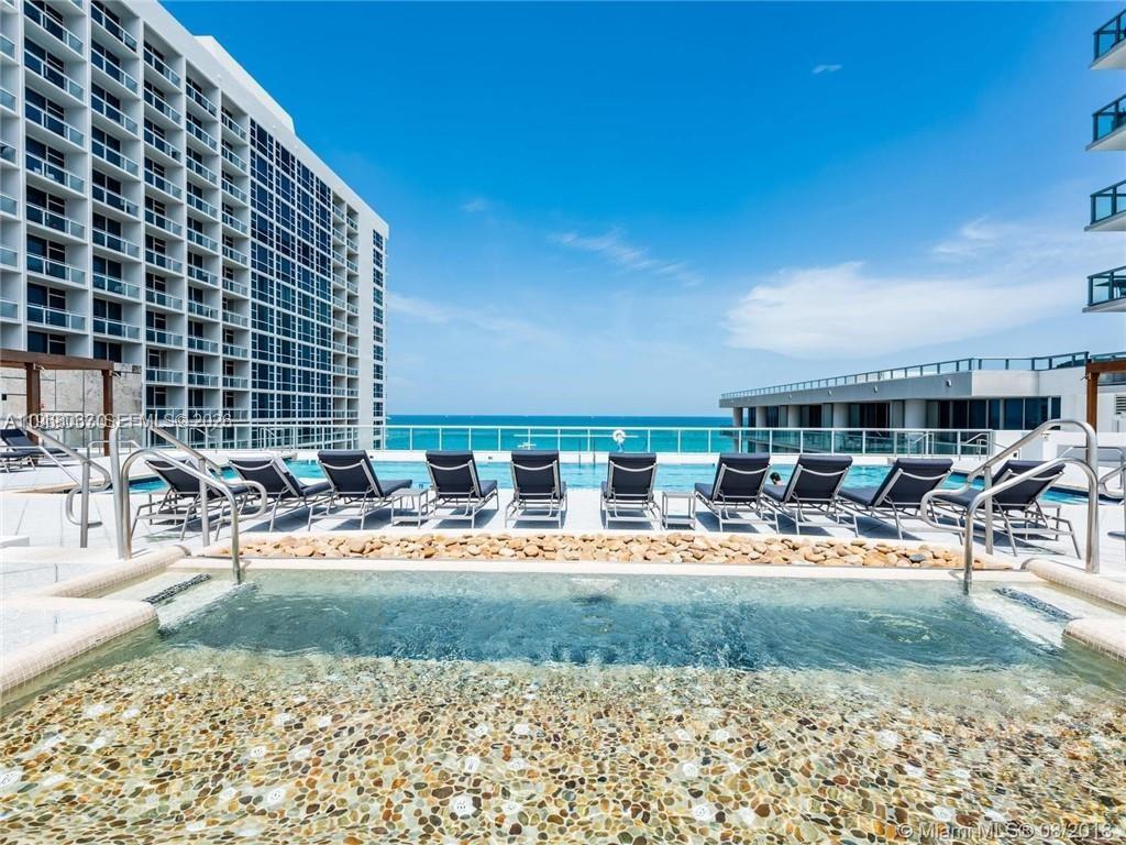 image The Carillon South Tower37